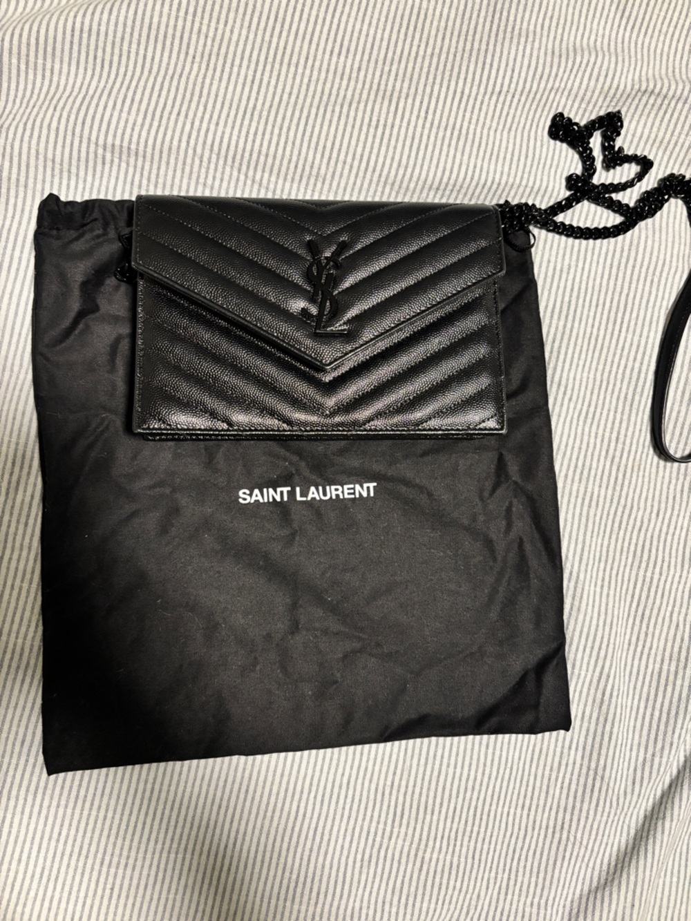 Saint Laurent Cassandre Envelope Chain Wallet in Black Quilted Leather - Picture 3 of 5